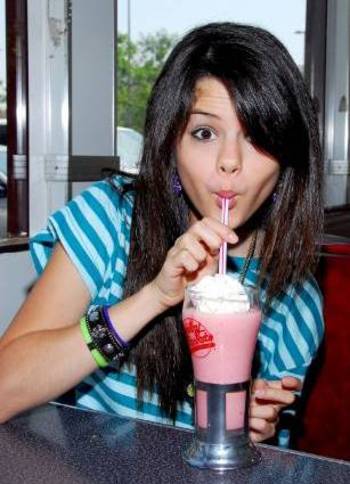 selena 33.jpg