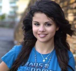 selena023753656.jpg